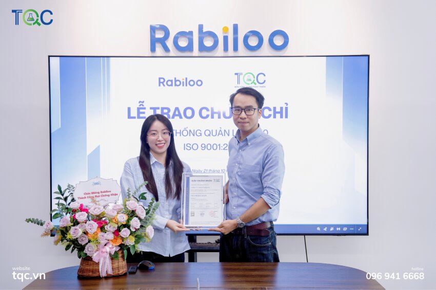 TQC TRAO CHỨNG NHẬN ISO 9001 CHO RABILOO 1